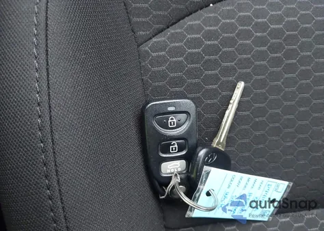 2019 Hyundai Elantra Sel z USA, uszkodzony, nr VIN 5NPD84LF1KH425928